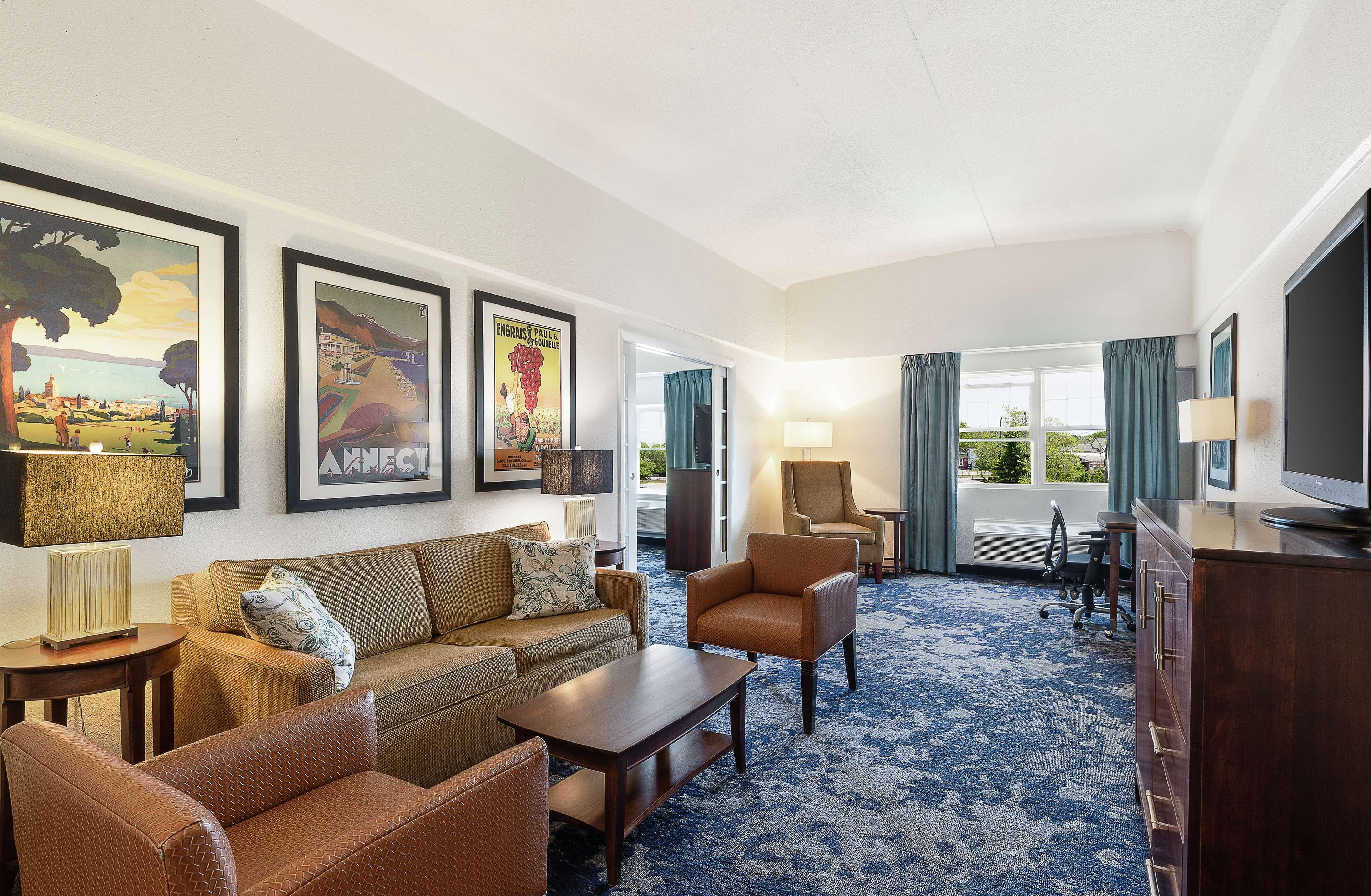 Doubletree By Hilton Cape Cod - Hyannis Hotel Bagian luar foto