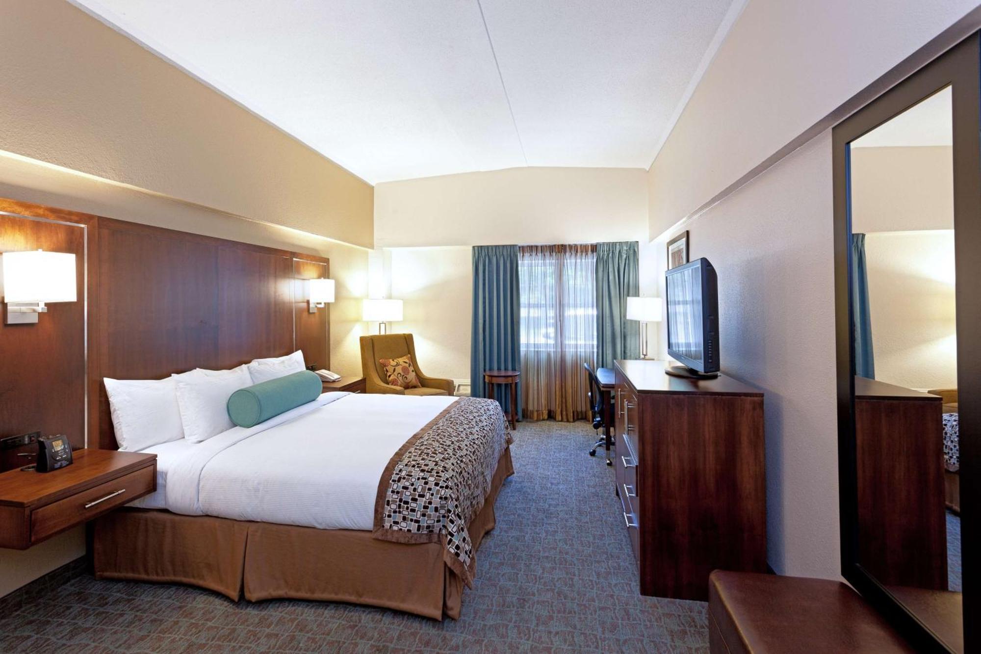 Doubletree By Hilton Cape Cod - Hyannis Hotel Bagian luar foto