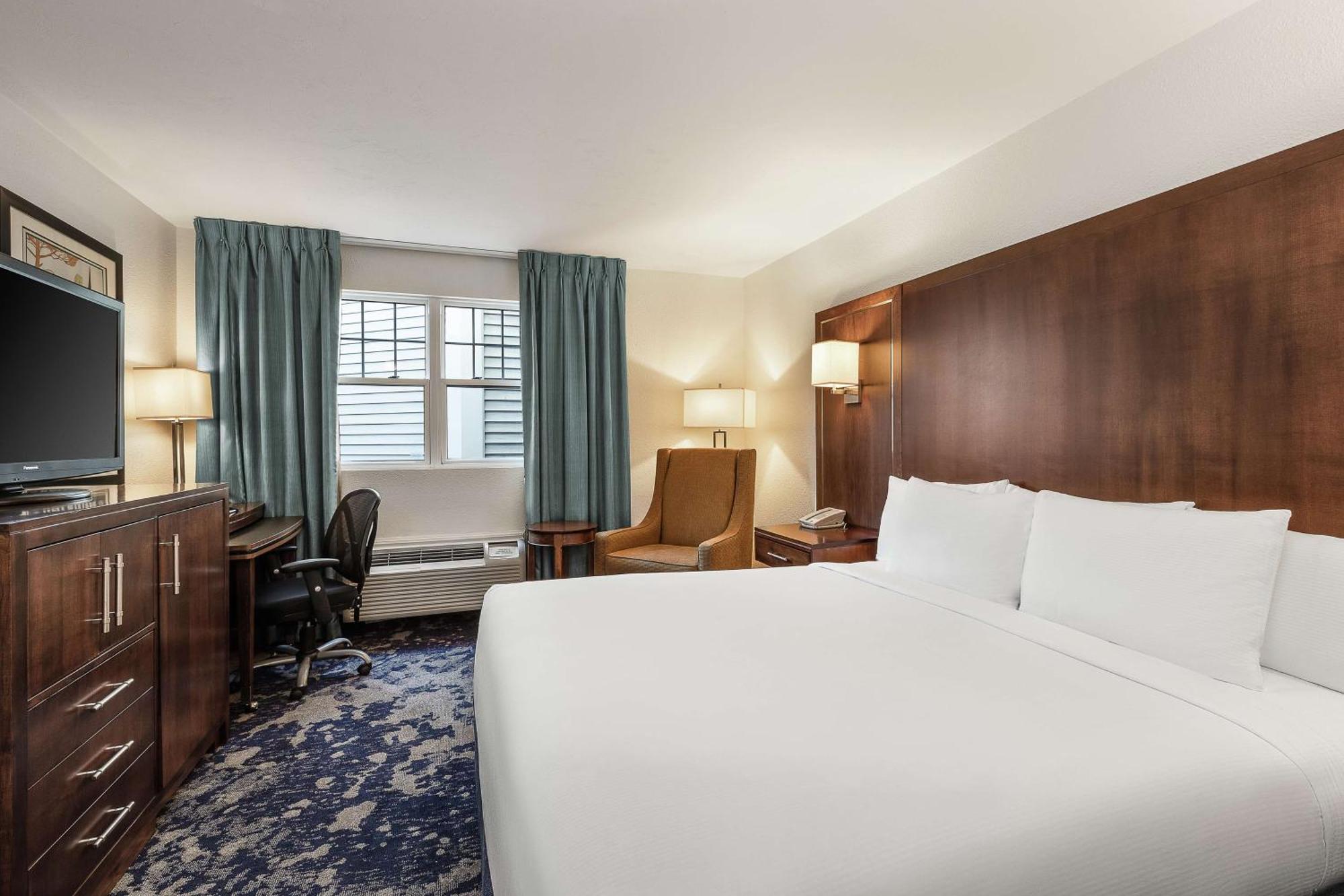 Doubletree By Hilton Cape Cod - Hyannis Hotel Bagian luar foto