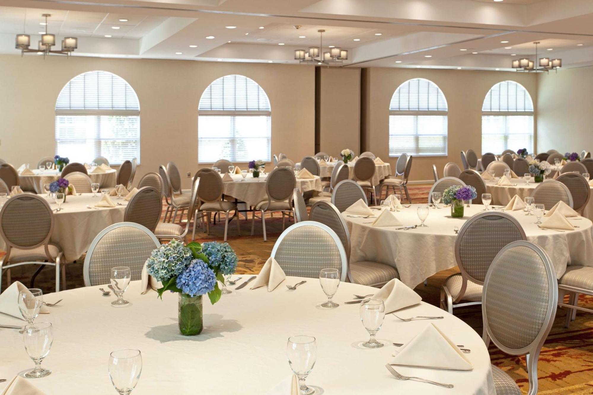 Doubletree By Hilton Cape Cod - Hyannis Hotel Bagian luar foto