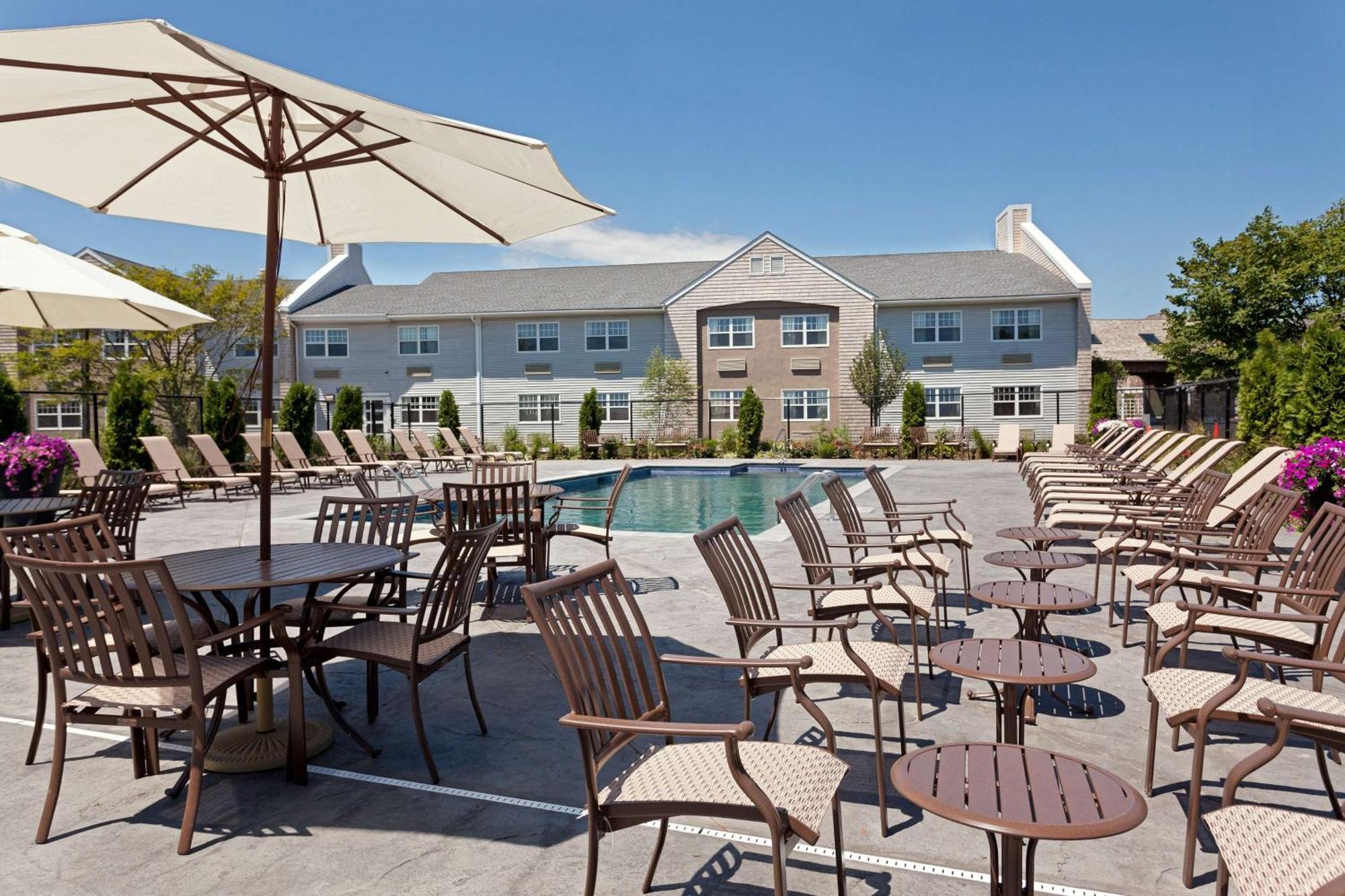 Doubletree By Hilton Cape Cod - Hyannis Hotel Bagian luar foto