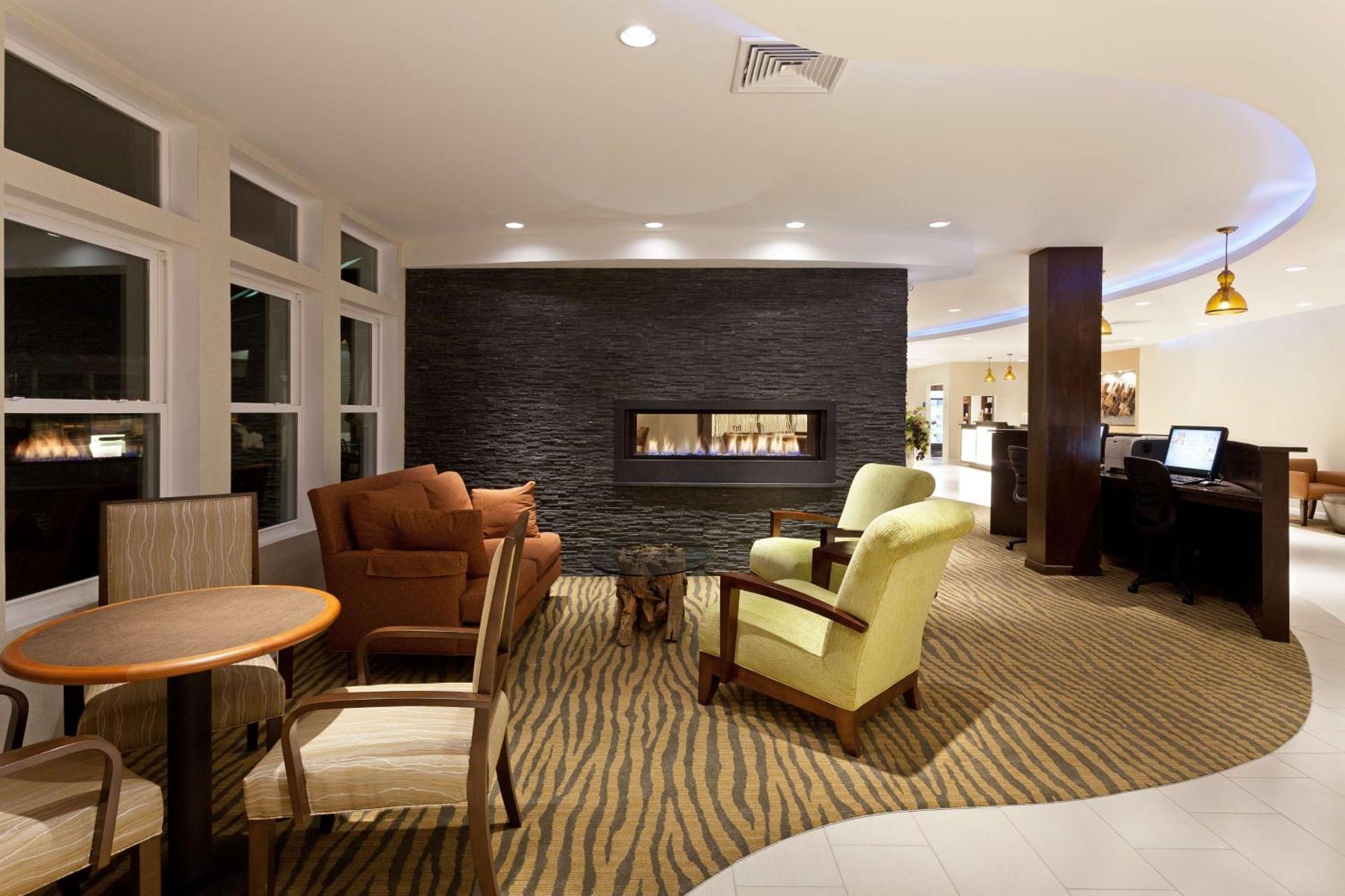 Doubletree By Hilton Cape Cod - Hyannis Hotel Bagian luar foto